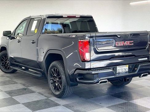 Used 2022 GMC Sierra 1500 Elevation w/ X31 Off-Road Package AWD/4WD image 10