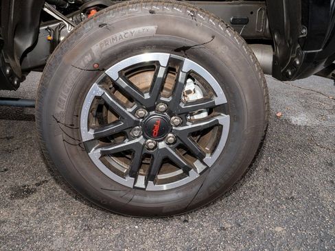 New 2025 Toyota Tacoma TRD Sport image 7