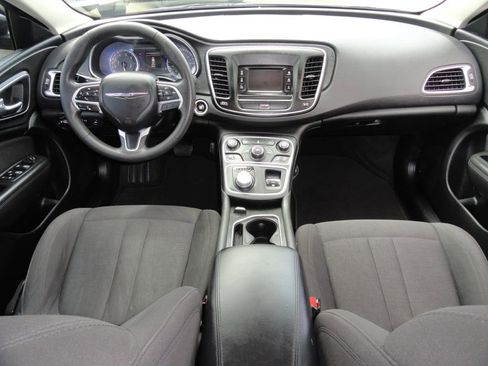 Used 2015 Chrysler 200 Limited image 6