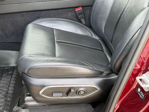 Used 2024 Jeep Wagoneer L Series II w/ Flexible Seating Group RWD image 15
