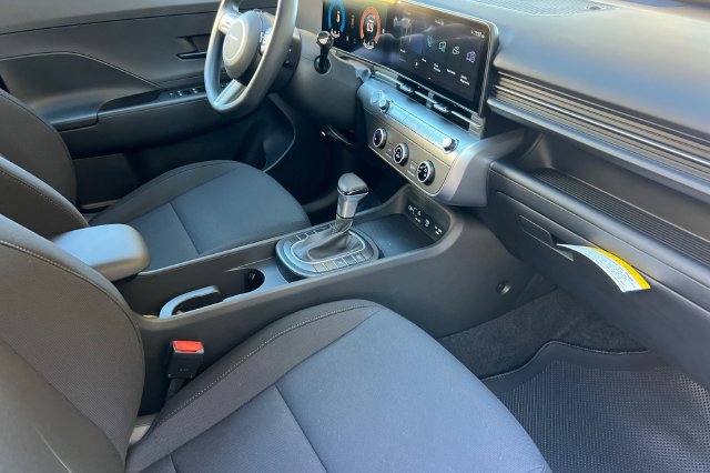 New 2027 Hyundai Kona SE FWD image 15
