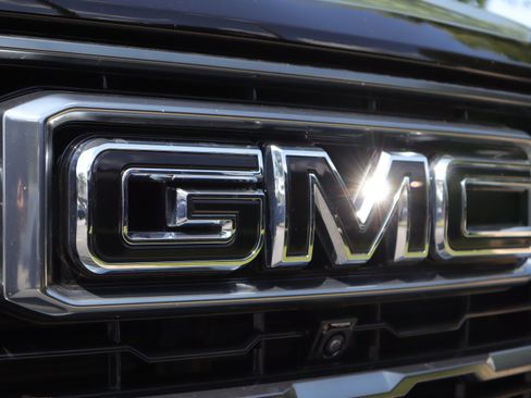 Used 2026 GMC Yukon AT4 AWD/4WD image 33