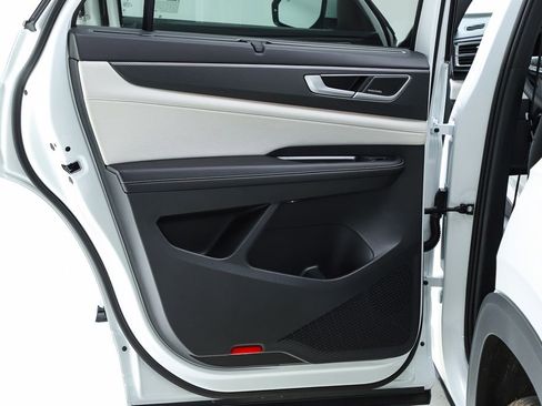 New 2026 Volkswagen Atlas Cross Sport SEL Premium R-Line image 16