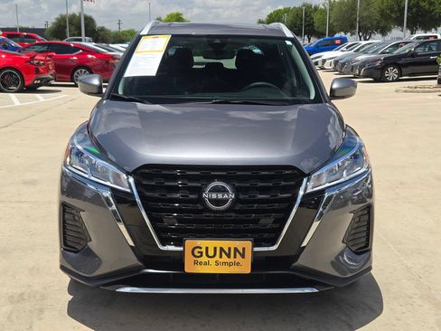 Used 2024 Nissan Kicks SV w/ Interior Electronics Package FWD image 8