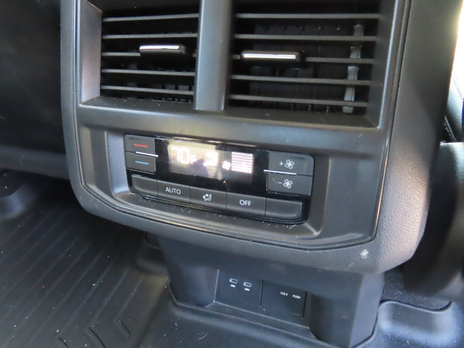 Used 2022 Volkswagen Atlas SE AWD/4WD image 37