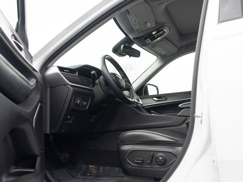 Used 2022 Jeep Grand Cherokee Limited image 11