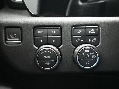 Used 2023 Chevrolet Silverado 1500 RST AWD/4WD image 25
