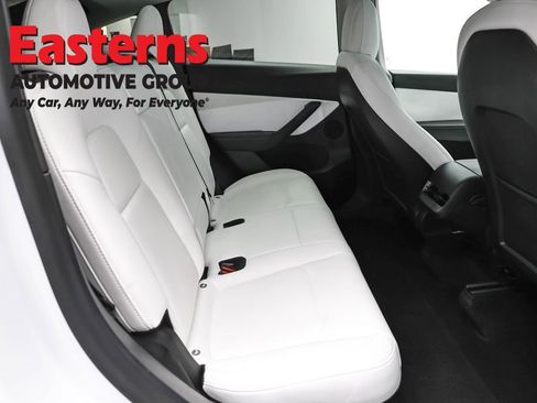 Used 2022 Tesla Model Y Long Range AWD/4WD image 18