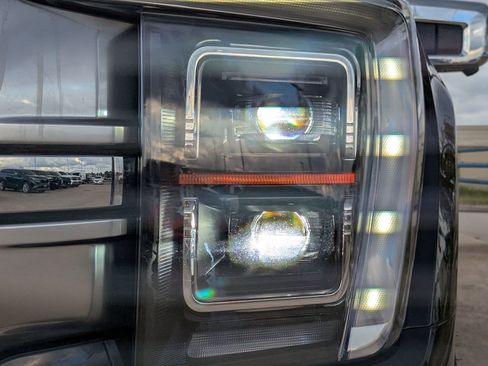 Used 2023 Ford F150 Platinum image 11