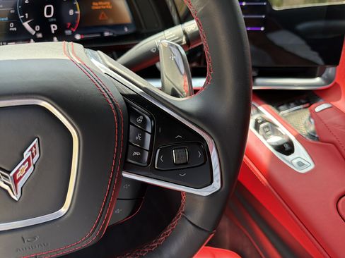 Used 2023 Chevrolet Corvette Stingray Premium Conv w/ Z51 Performance Package RWD image 21