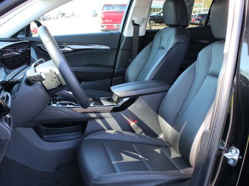 Used 2025 Buick Envision Preferred AWD/4WD image 15