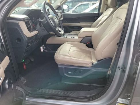 Used 2024 Ford Expedition Limited image 10