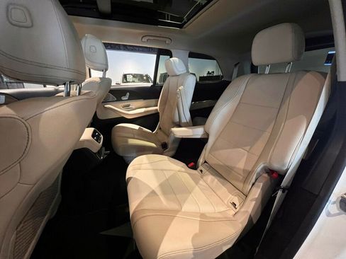 Used 2024 Mercedes-Benz GLS 450 4MATIC image 25