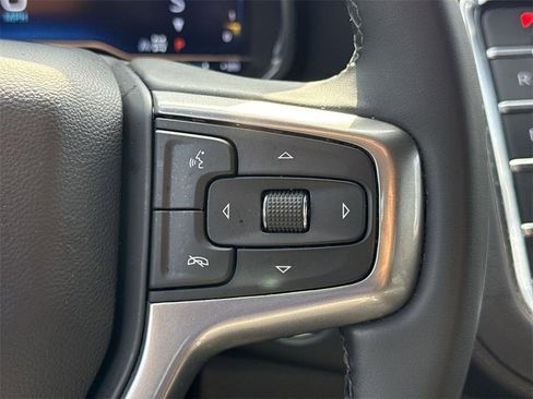 Used 2024 Chevrolet Suburban LT image 36