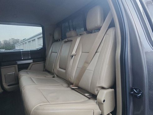 Used 2019 Ford F250 Lariat w/ Chrome Package image 22