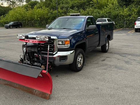Used 2018 GMC Sierra 2500 4x4 Regular Cab image 3