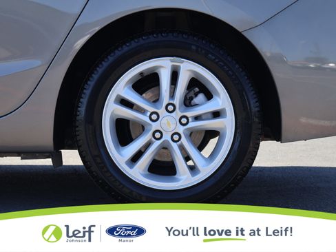 Used 2018 Chevrolet Cruze LT image 14