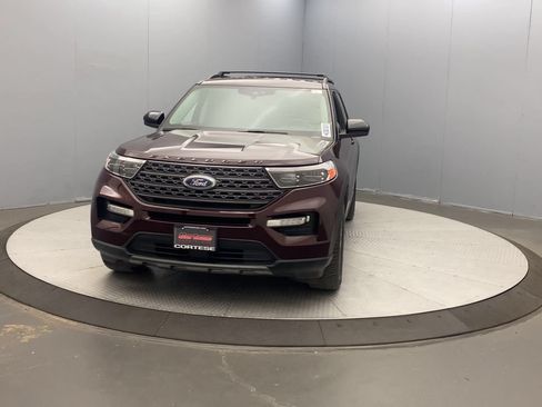 Used 2022 Ford Explorer XLT w/ Equipment Group 202A AWD/4WD image 8