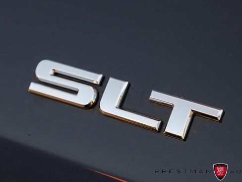 Used 2019 GMC Yukon SLT w/ Open Road Package image 12