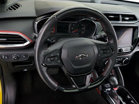 Certified 2023 Chevrolet TrailBlazer RS w/ Sun and Liftgate Package AWD/4WD image 18