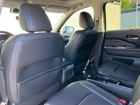 Used 2023 Nissan Pathfinder SL w/ SL Premium Package AWD/4WD image 38
