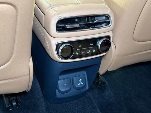 Used 2023 Genesis GV80 2.5T w/ Prestige Package image 18