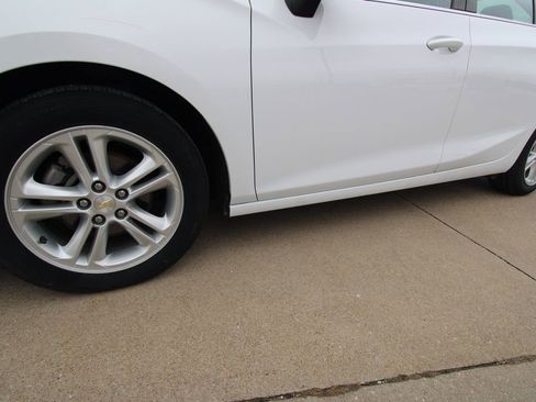 Used 2018 Chevrolet Cruze LT w/ LT Fleet Convenience Package image 10