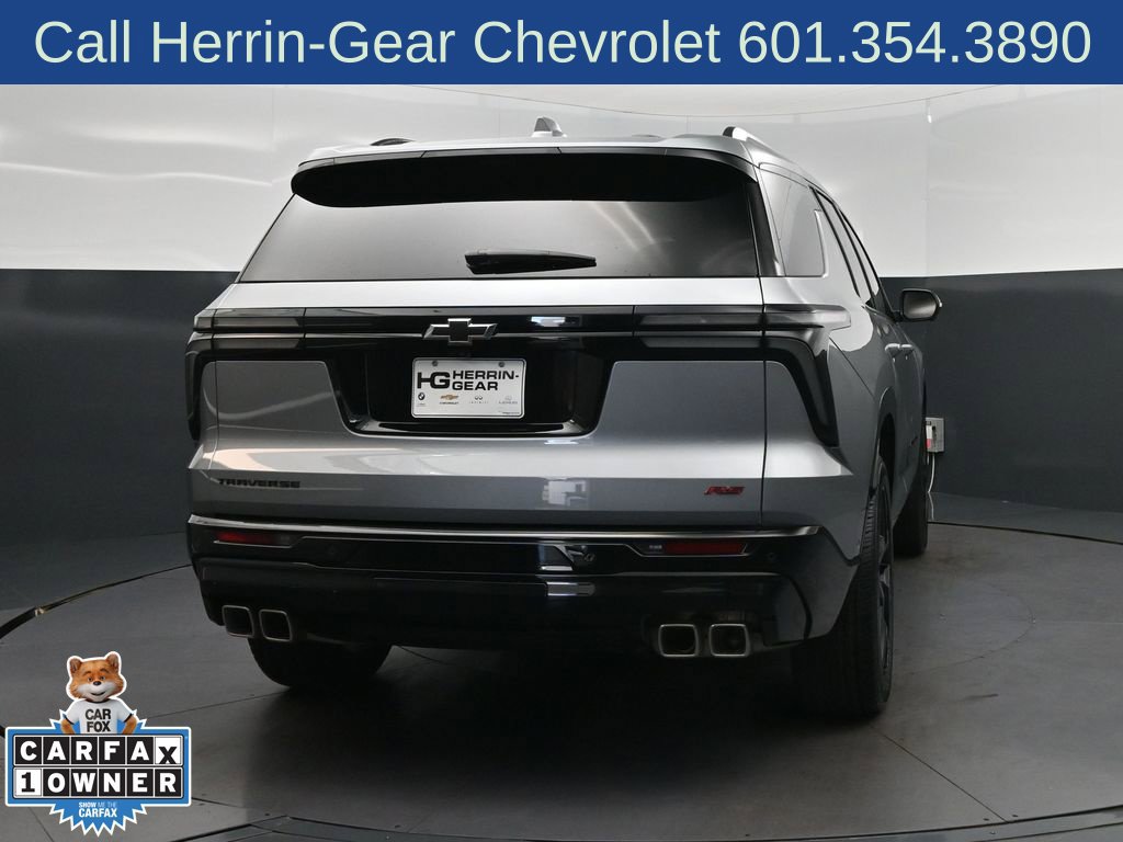 Used 2026 Chevrolet Traverse RS w/ LPO, Floor Liner Package FWD image 7