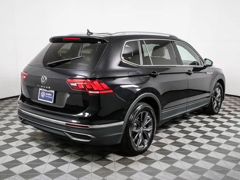 Certified 2023 Volkswagen Tiguan SE w/ Panoramic Sunroof Package image 6