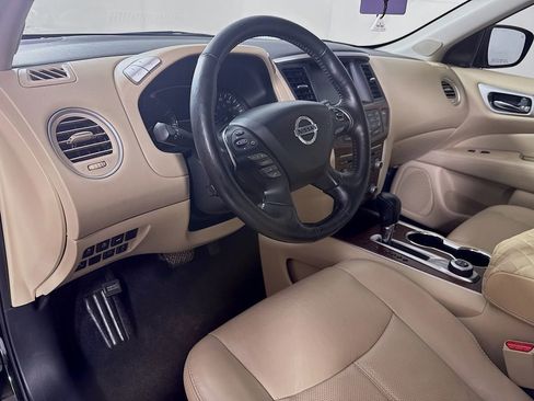 Used 2020 Nissan Pathfinder Platinum w/ Cargo Package image 10