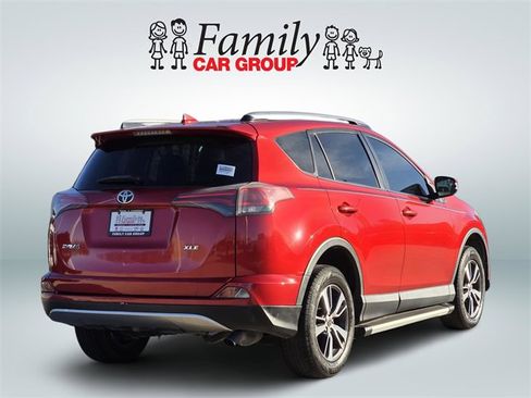 Used 2017 Toyota RAV4 XLE image 4