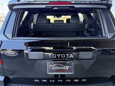 Used 2025 Toyota 4Runner Limited AWD/4WD image 47
