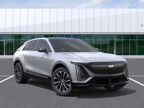 New 2026 Cadillac Lyriq Sport RWD image 7