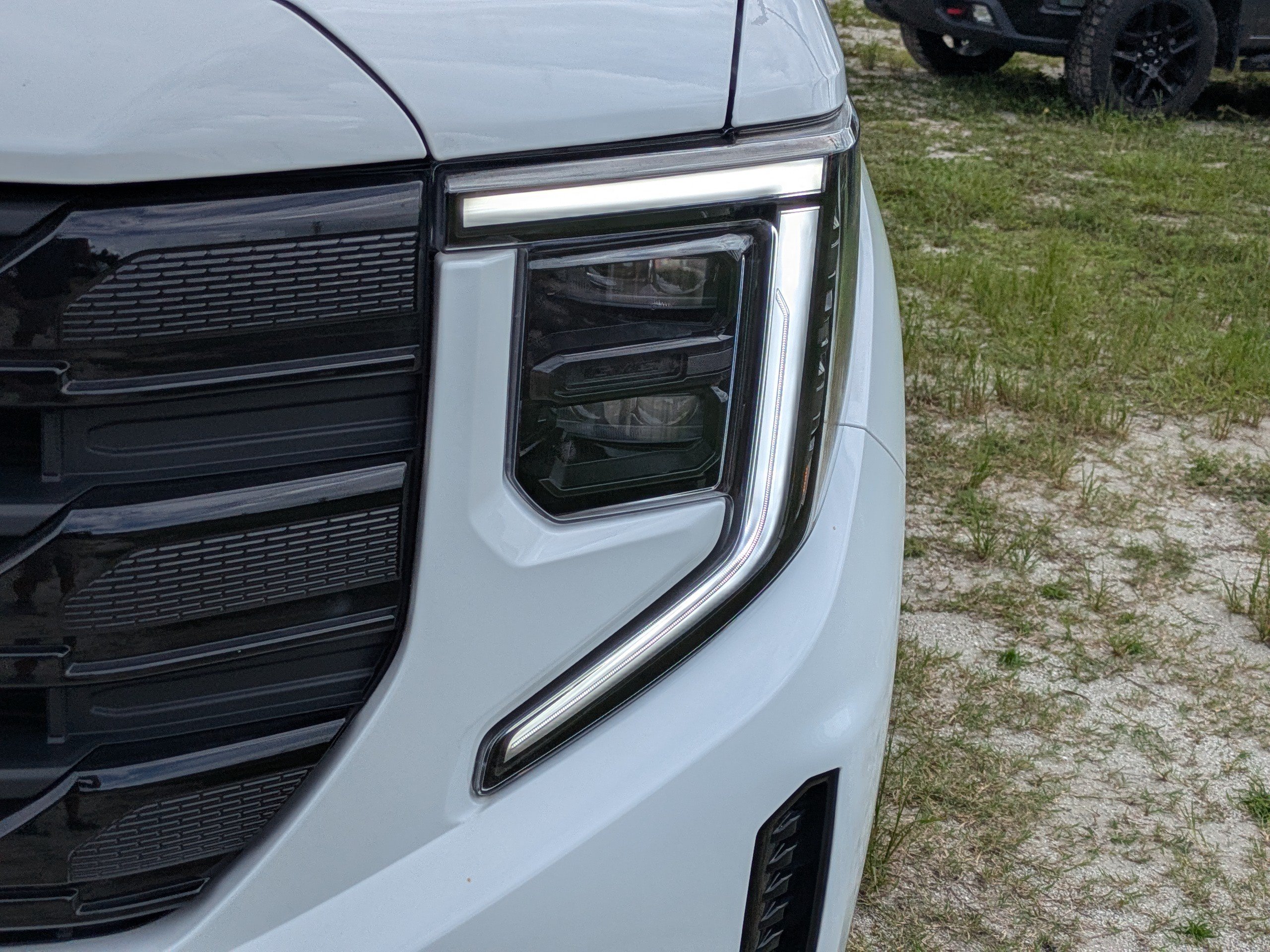 Used 2026 GMC Sierra 1500 Elevation w/ Elevation Premium Package AWD/4WD image 10