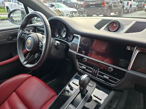 Used 2024 Porsche Macan GTS w/ Premium Plus Package image 11