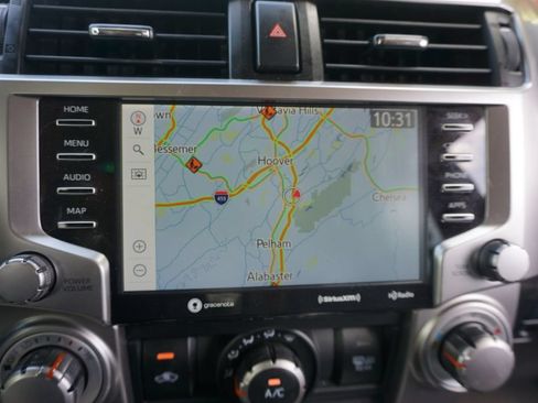 Used 2022 Toyota 4Runner SR5 Premium w/ Moonroof Package AWD/4WD image 10