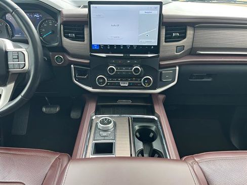 Used 2024 Ford Expedition Limited image 26