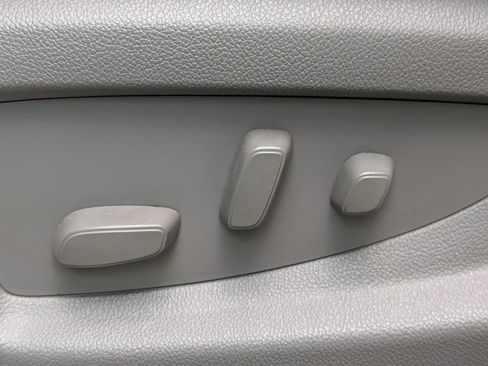 Used 2019 Chevrolet Tahoe LT w/ Luxury Package AWD/4WD image 30