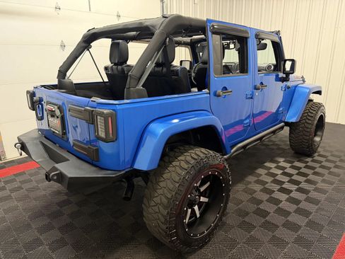 Used 2015 Jeep Wrangler Unlimited Sahara w/ Max Tow Package AWD/4WD image 3