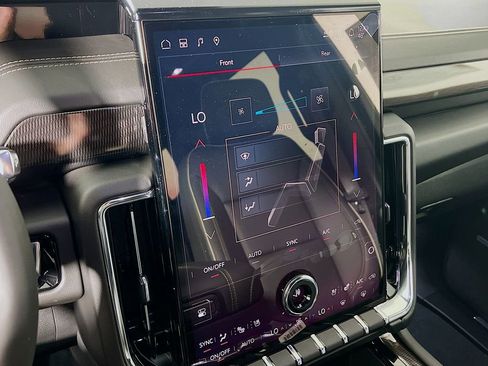 New 2026 GMC Yukon XL Elevation image 13