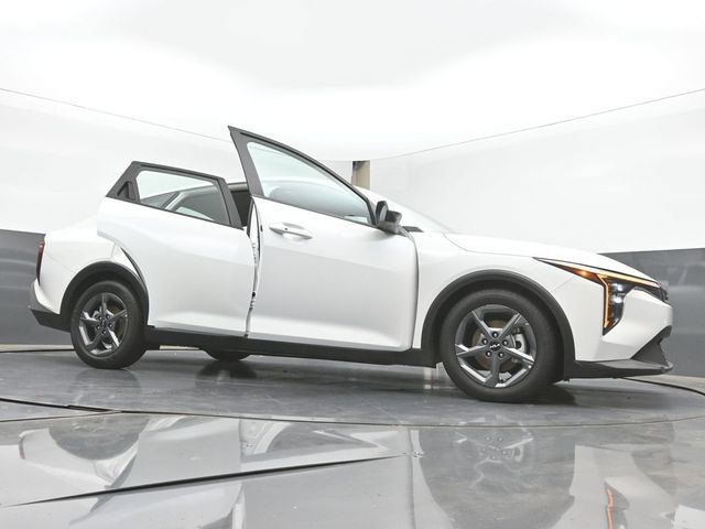 Used 2025 Kia K4 FWD image 49