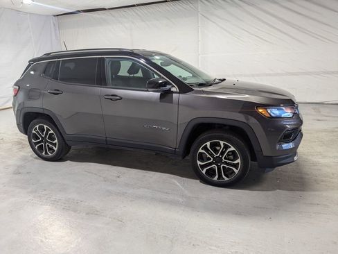 Certified 2022 Jeep Compass Limited image 19