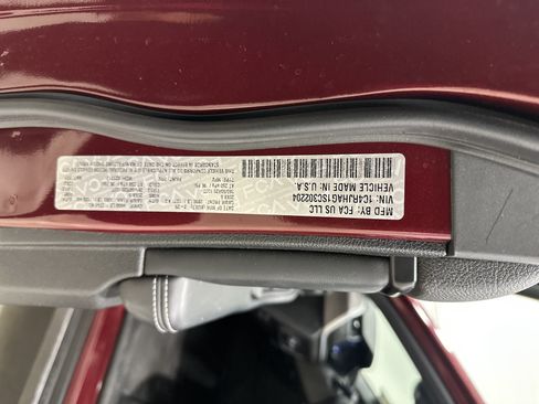 Used 2025 Jeep Grand Cherokee Altitude AWD/4WD image 24