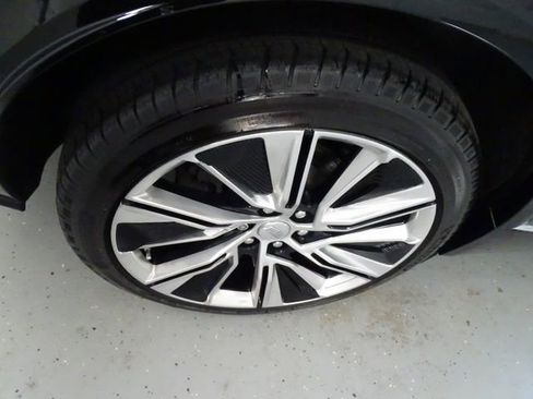 Used 2025 Cadillac Lyriq Luxury w/ LPO, Floor Liner Package AWD/4WD image 25
