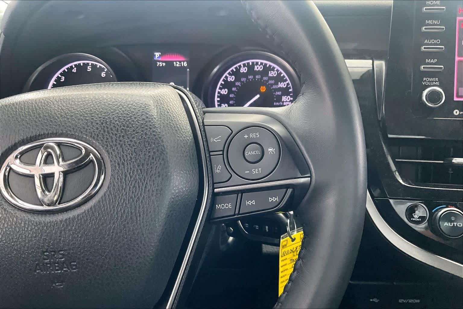 Used 2022 Toyota Camry SE FWD image 25