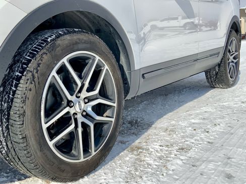 Used 2019 Ford Explorer Sport image 14