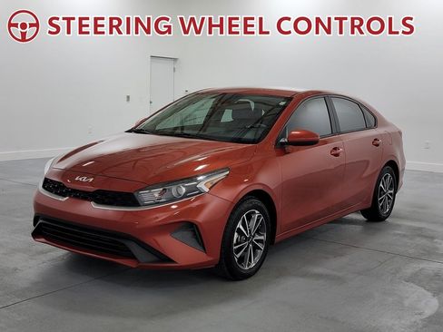 Used 2023 Kia Forte LXS FWD image 4