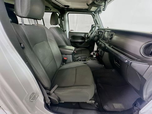 Used 2021 Jeep Wrangler Sport S image 30