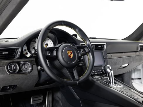 Used 2018 Porsche 911 GT3 RWD image 18