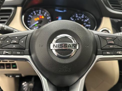 Used 2017 Nissan Rogue SL w/ SL Premium Package AWD/4WD image 15